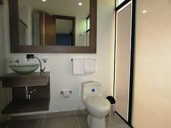 Aw Hotel Plaza Miranda Богота